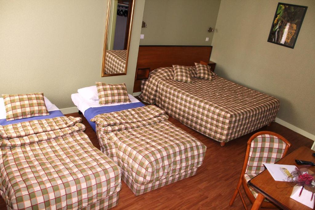 Logis Des Trois Maures Ξενοδοχείο Couches Δωμάτιο φωτογραφία