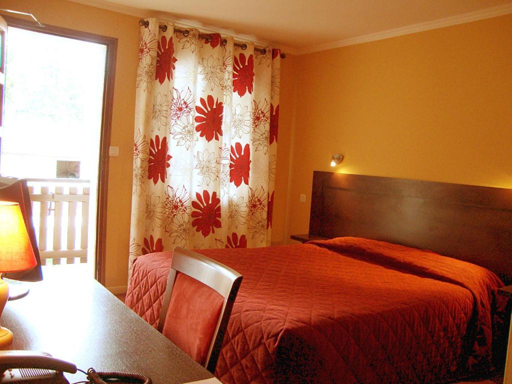 Logis Des Trois Maures Ξενοδοχείο Couches Δωμάτιο φωτογραφία