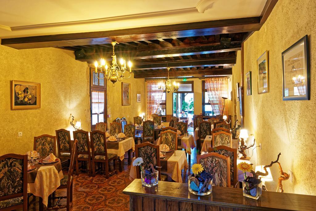 Logis Des Trois Maures Ξενοδοχείο Couches Εξωτερικό φωτογραφία